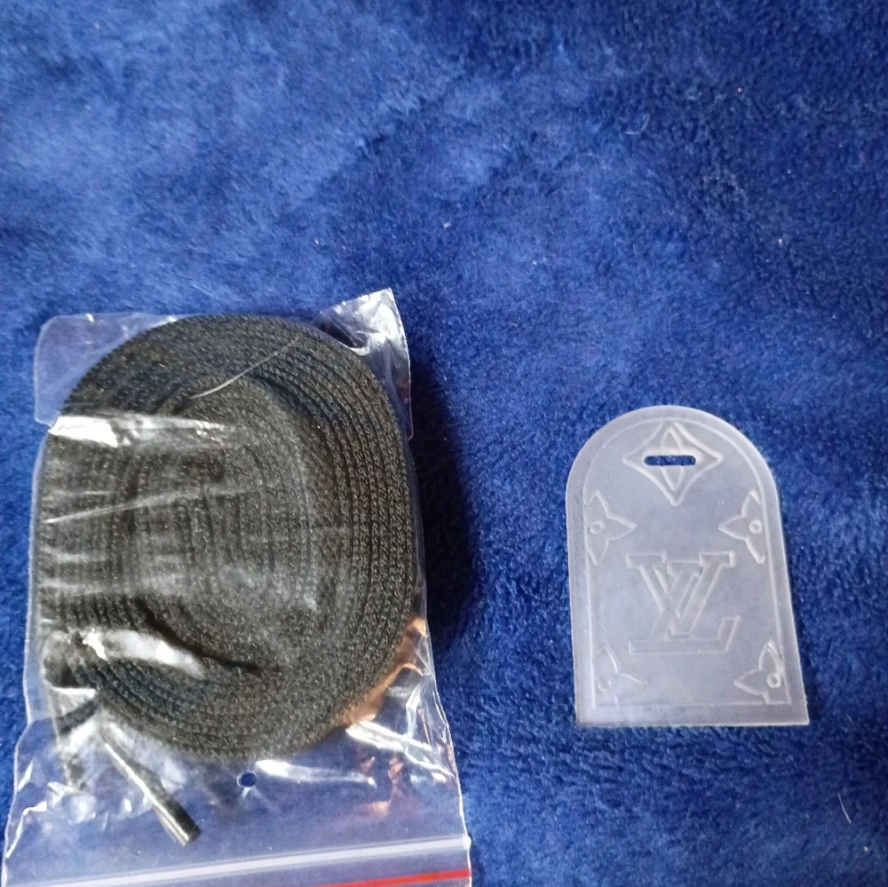 LV Skate Trainers - Picture 15 of 15